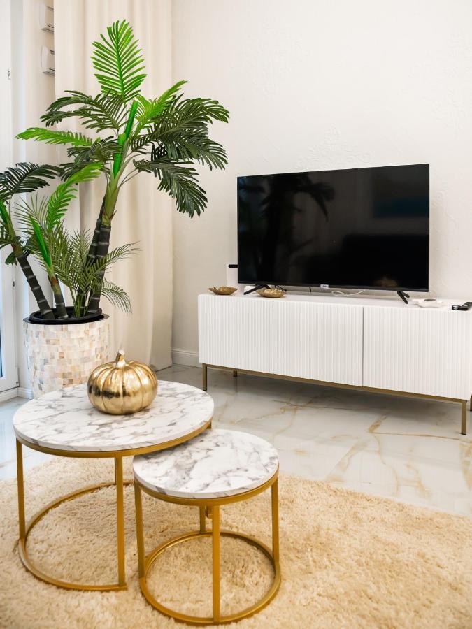 New Praga Ladies' & Gentlemen'S Apartments 바르샤바 외부 사진